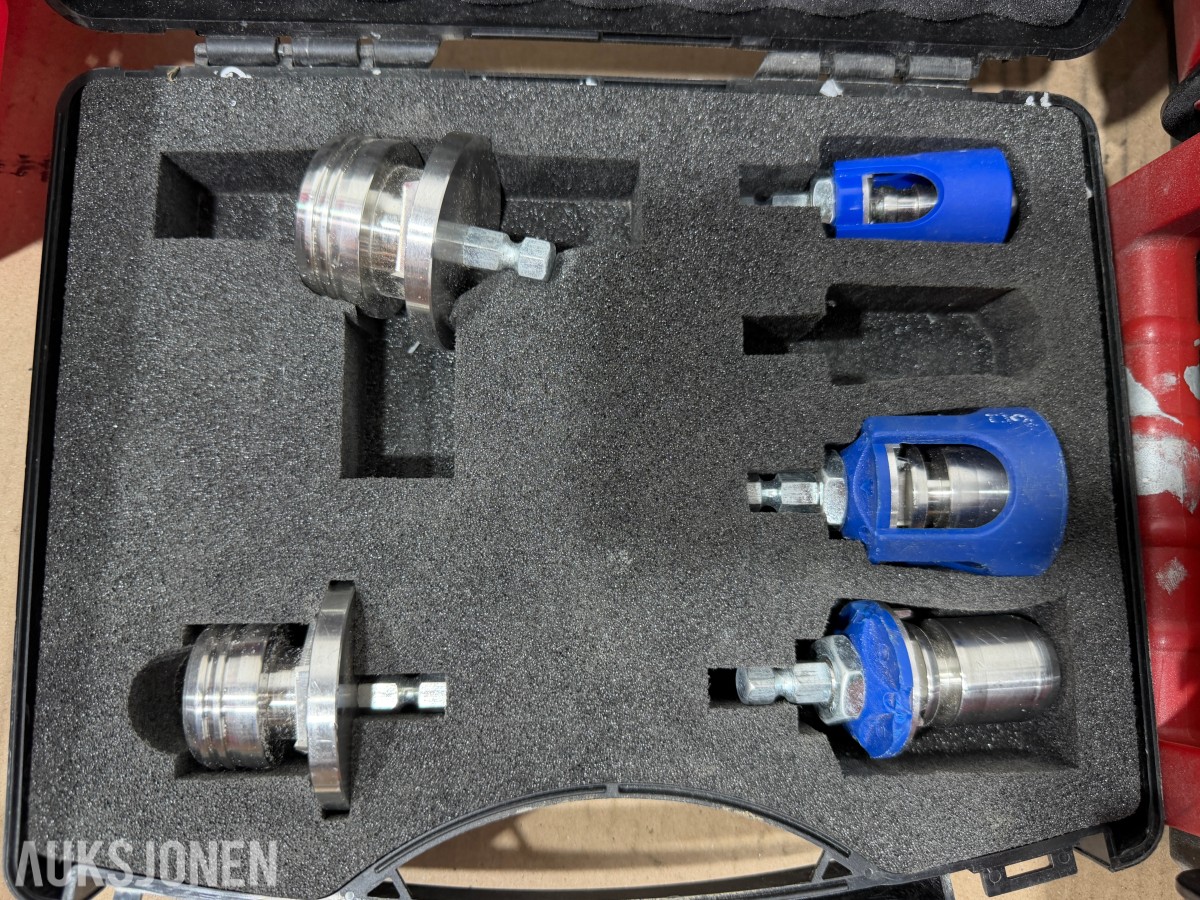 Rørleggerverktøy med Hilti HDM 330, TECE og rørkuttere