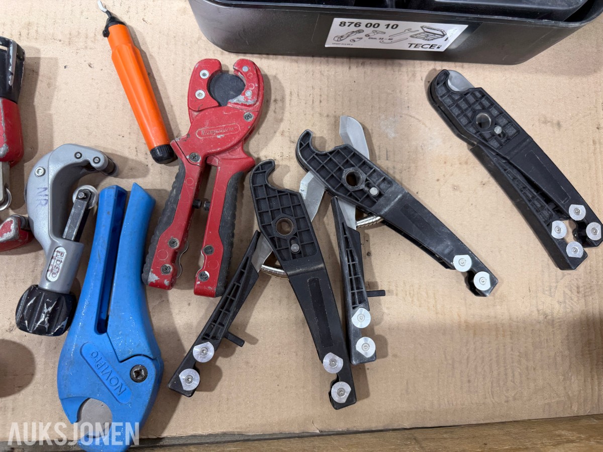 Rørleggerverktøy med Hilti HDM 330, TECE og rørkuttere