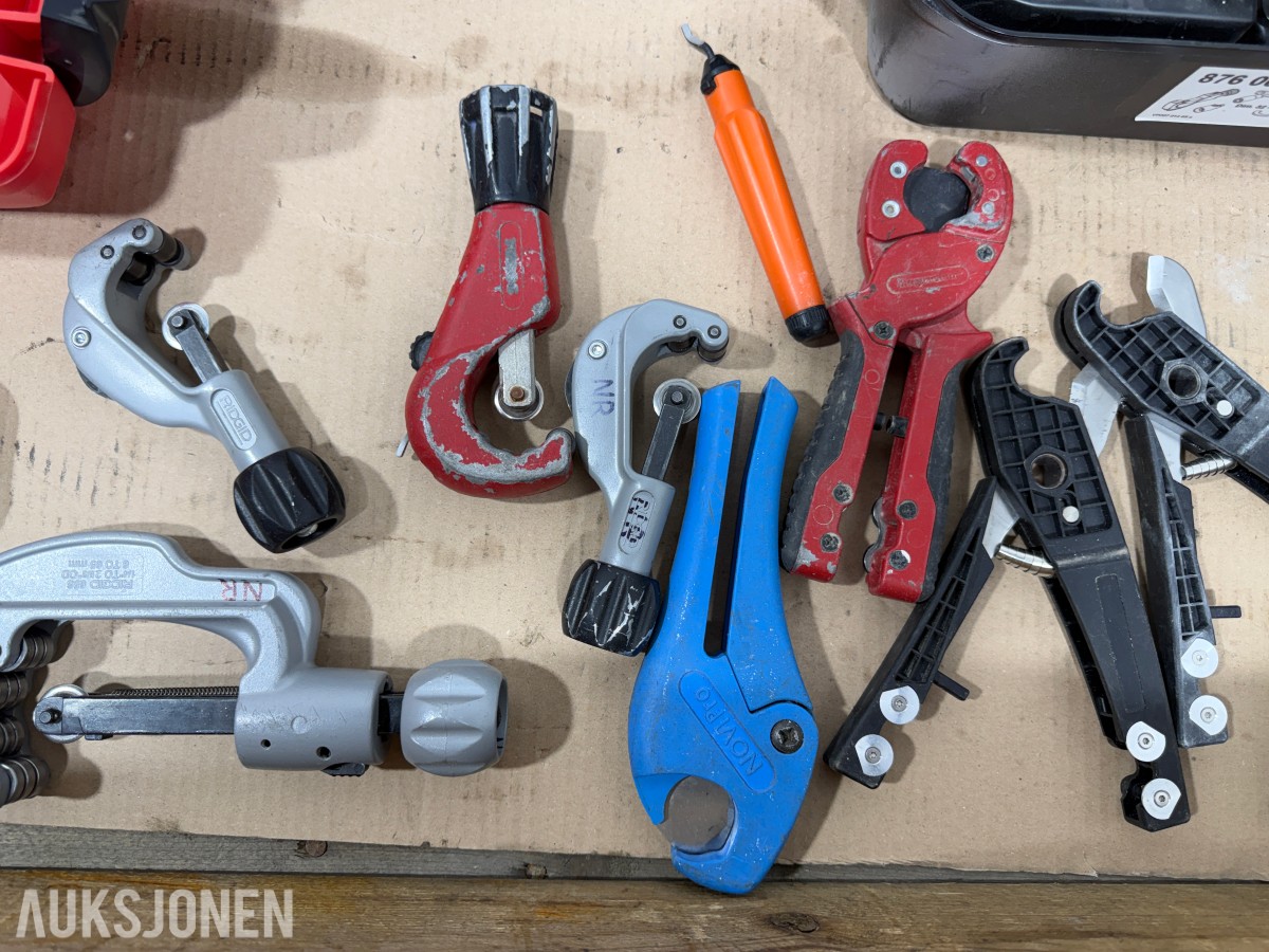 Rørleggerverktøy med Hilti HDM 330, TECE og rørkuttere