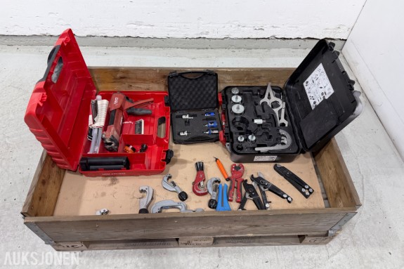 Rørleggerverktøy med Hilti HDM 330, TECE og rørkuttere