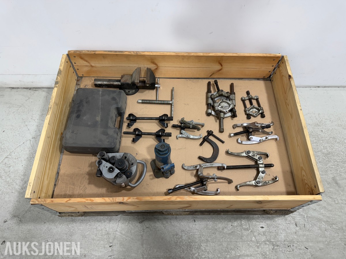 Verkstedverktøy med avtrekkere, RIDGID 915 og Würth muttertrekker