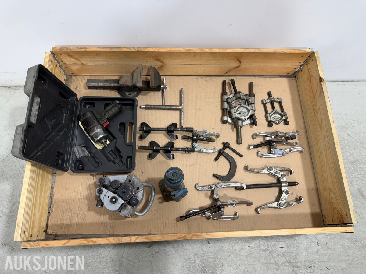 Verkstedverktøy med avtrekkere, RIDGID 915 og Würth muttertrekker