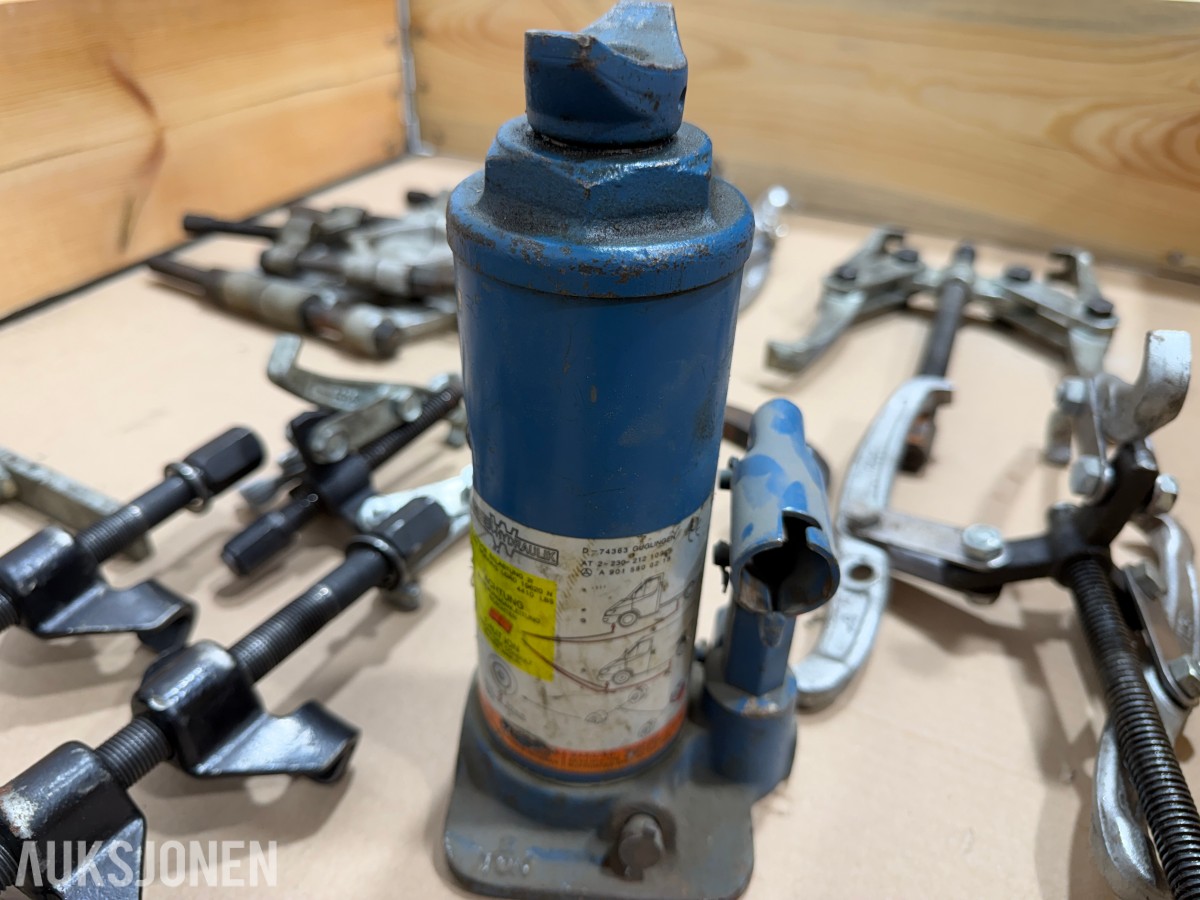 Verkstedverktøy med avtrekkere, RIDGID 915 og Würth muttertrekker