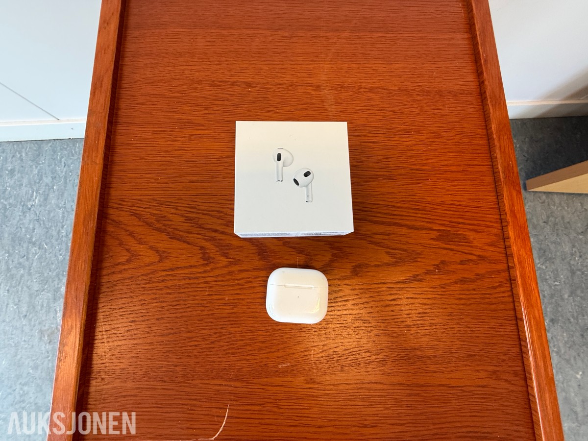Apple AirPods 3. generasjon med MagSafe-ladeetui