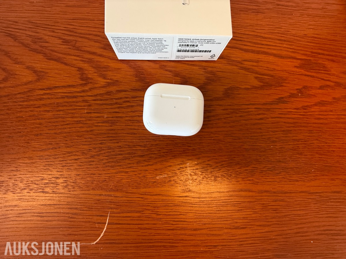 Apple AirPods 3. generasjon med MagSafe-ladeetui