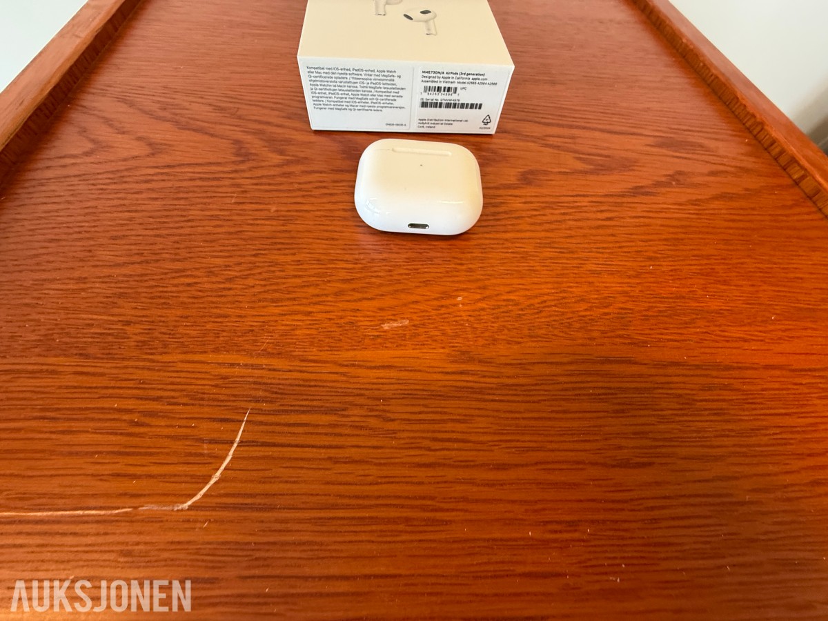 Apple AirPods 3. generasjon med MagSafe-ladeetui