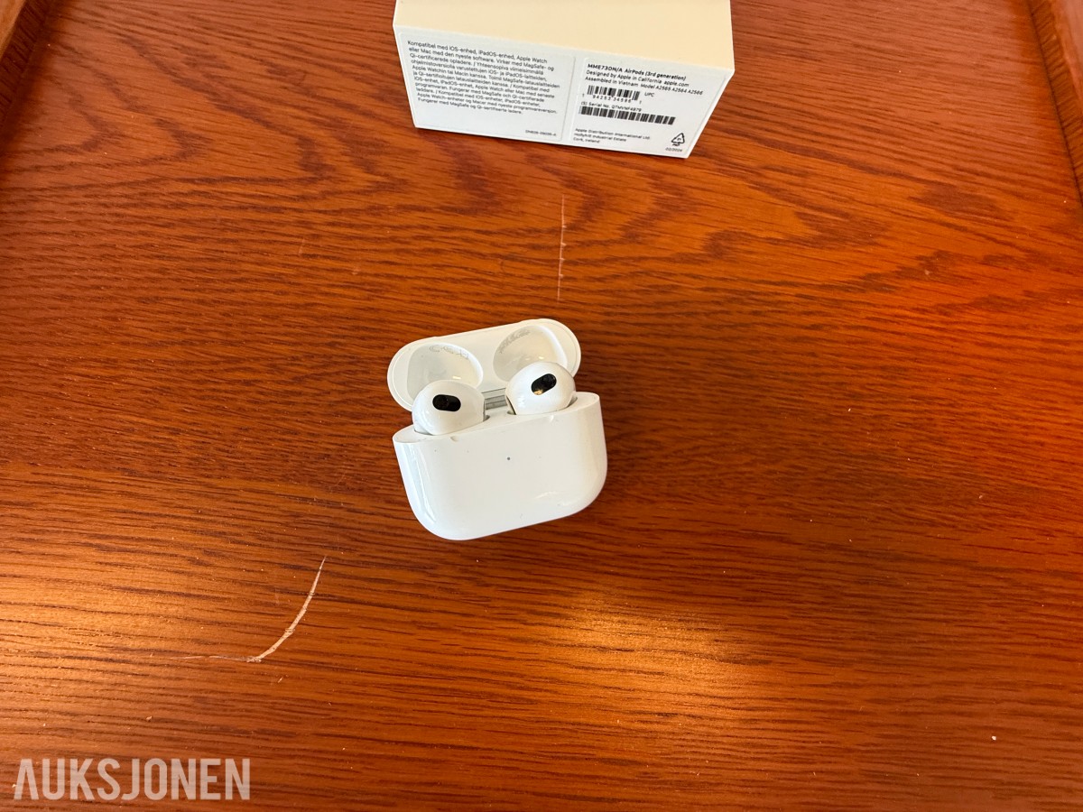 Apple AirPods 3. generasjon med MagSafe-ladeetui