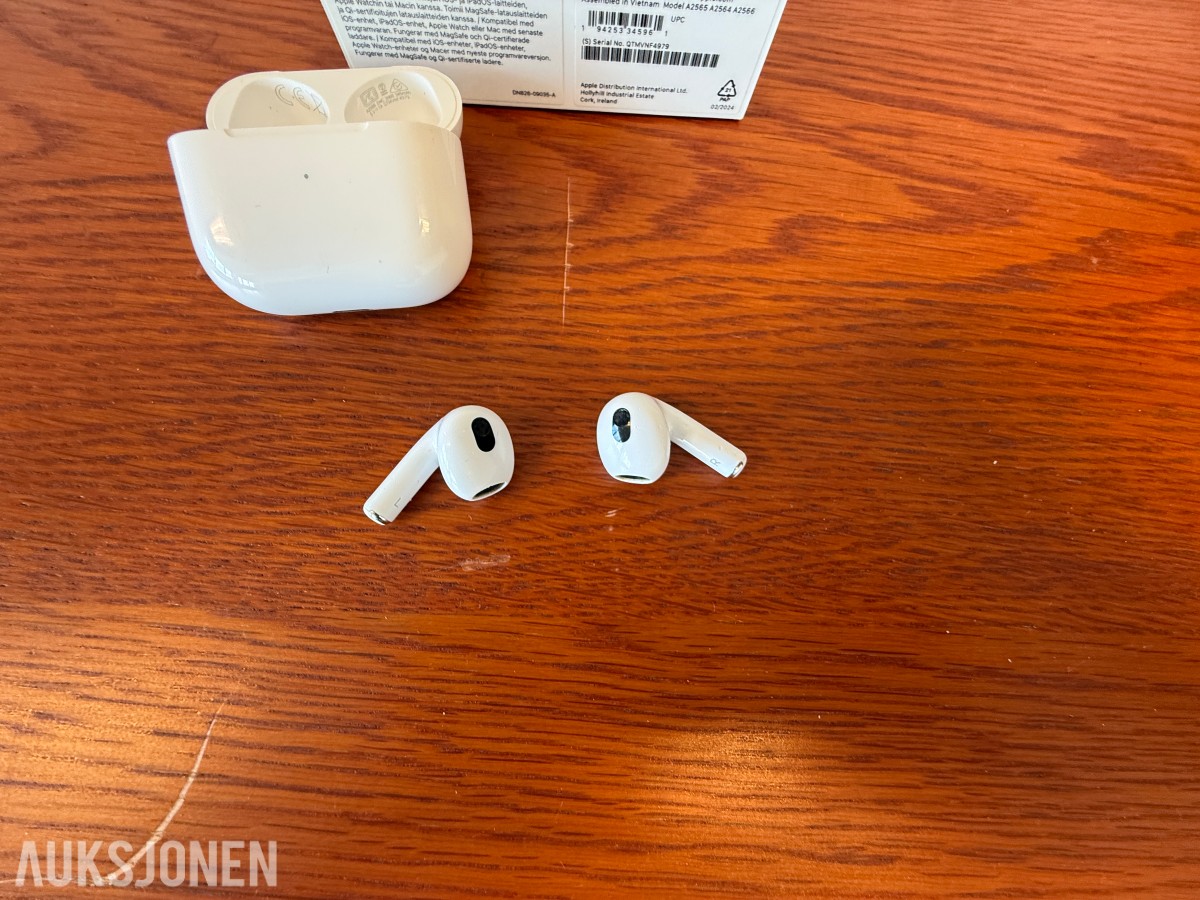 Apple AirPods 3. generasjon med MagSafe-ladeetui
