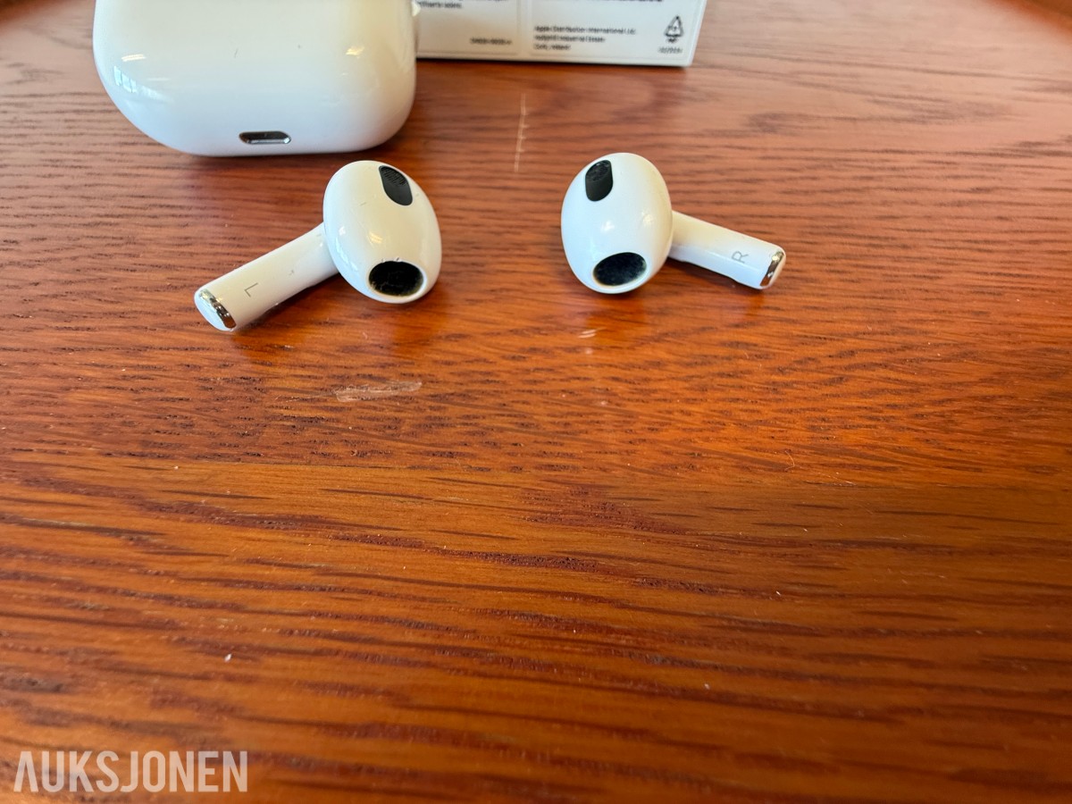 Apple AirPods 3. generasjon med MagSafe-ladeetui