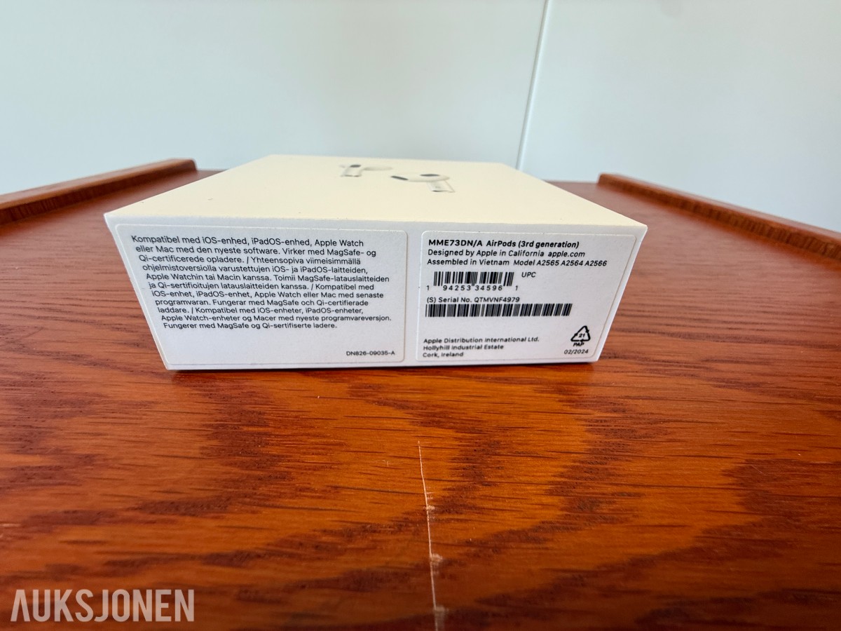 Apple AirPods 3. generasjon med MagSafe-ladeetui