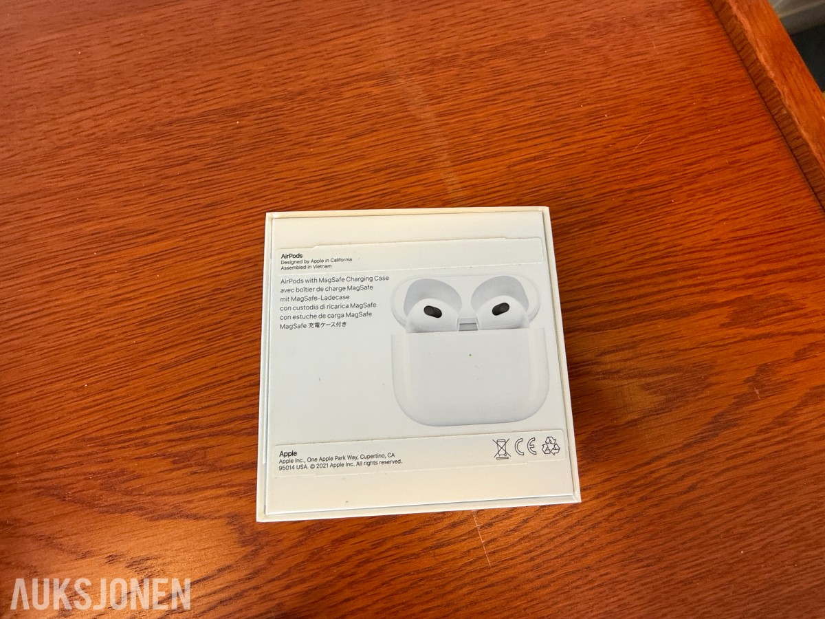 Apple AirPods 3. generasjon med MagSafe-ladeetui