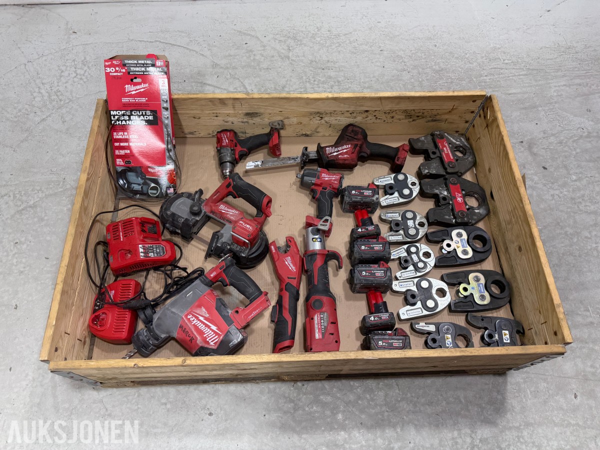 Milwaukee M18/M12 elektroverktøy, batterier og pressbakker fra Geberit,