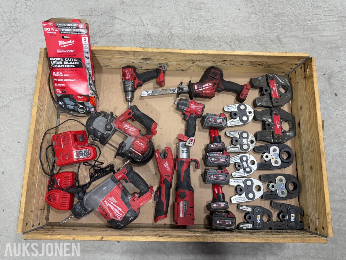 Milwaukee M18/M12 elektroverktøy, batterier og pressbakker fra Geberit,