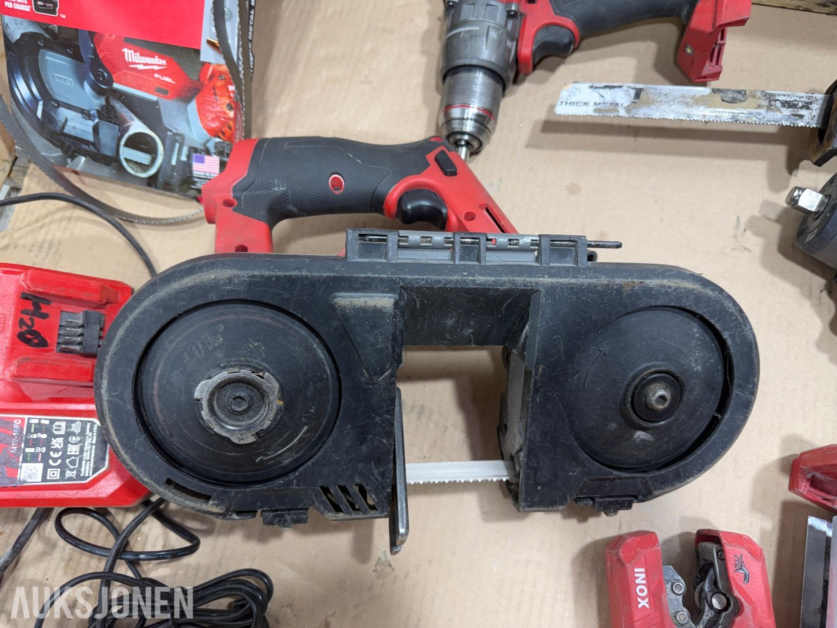 Milwaukee M18/M12 elektroverktøy, batterier og pressbakker fra Geberit,