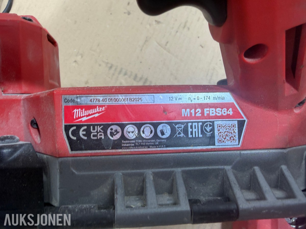 Milwaukee M18/M12 elektroverktøy, batterier og pressbakker fra Geberit,