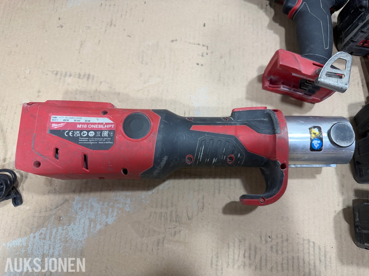 Milwaukee M18/M12 elektroverktøy, batterier og pressbakker fra Geberit,
