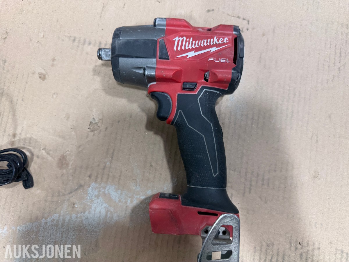 Milwaukee M18/M12 elektroverktøy, batterier og pressbakker fra Geberit,