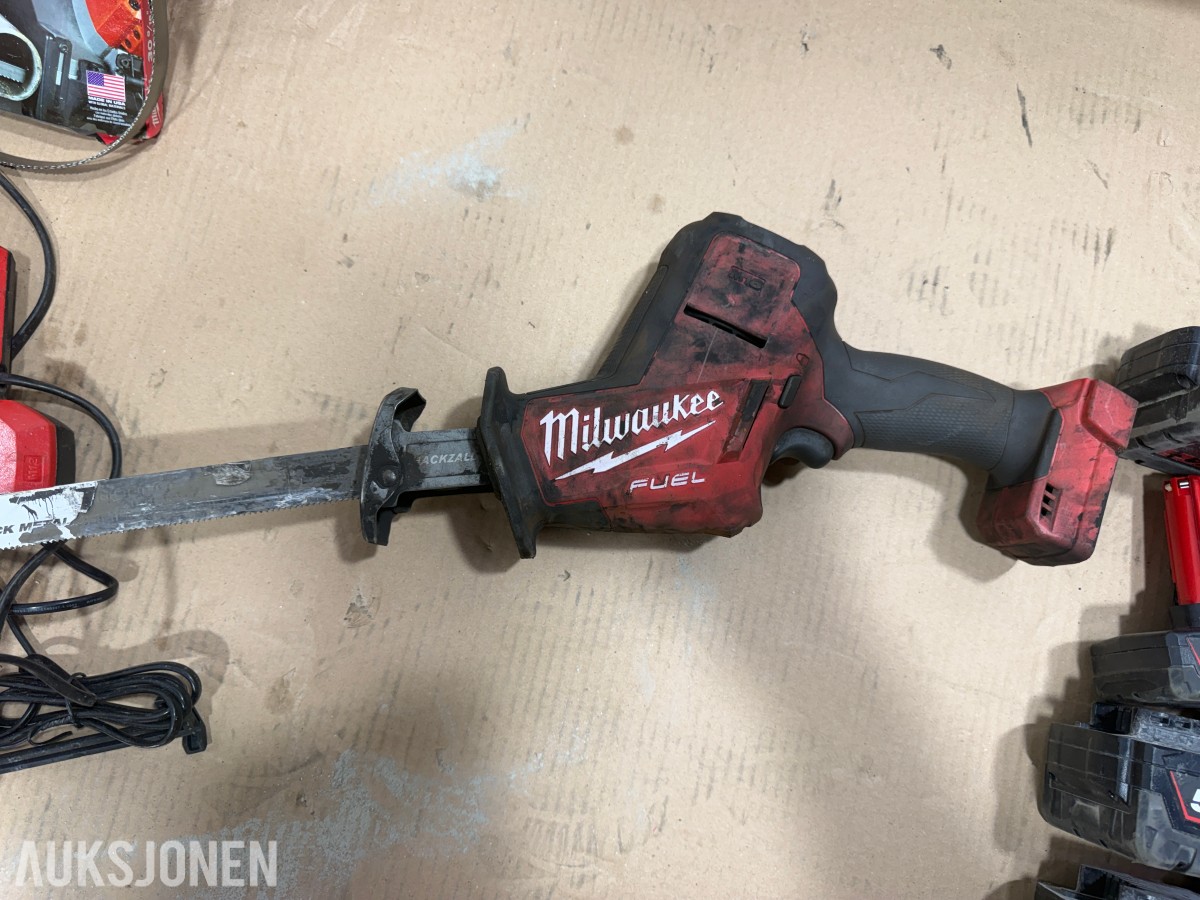 Milwaukee M18/M12 elektroverktøy, batterier og pressbakker fra Geberit,