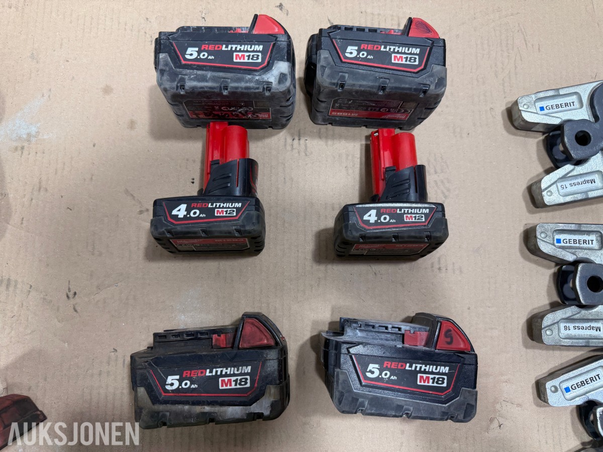 Milwaukee M18/M12 elektroverktøy, batterier og pressbakker fra Geberit,