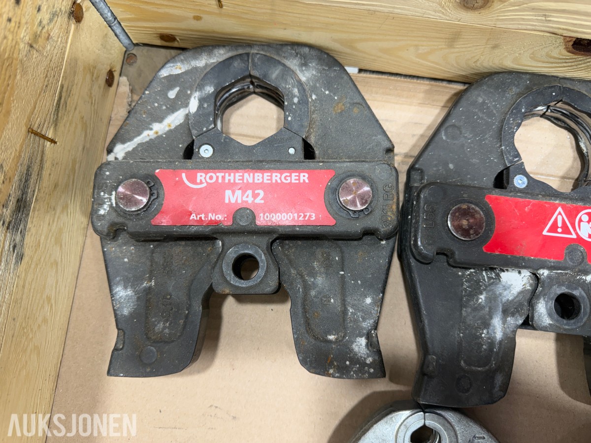 Milwaukee M18/M12 elektroverktøy, batterier og pressbakker fra Geberit,