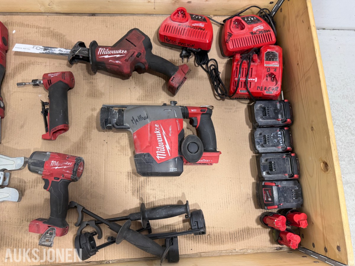 Milwaukee M12/M18 verktøy, batterier, ladere og pressbakker