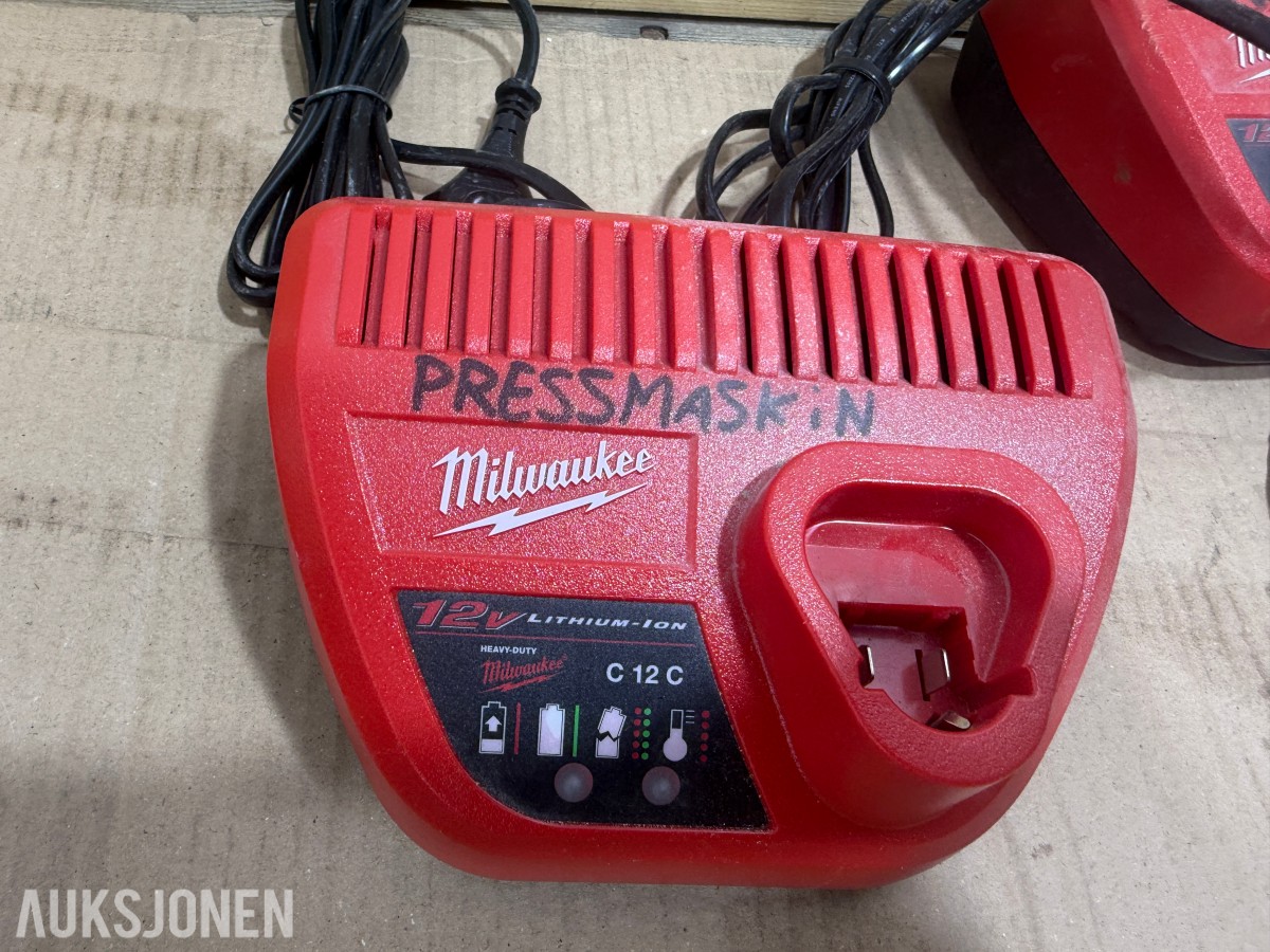 Milwaukee M12/M18 verktøy, batterier, ladere og pressbakker