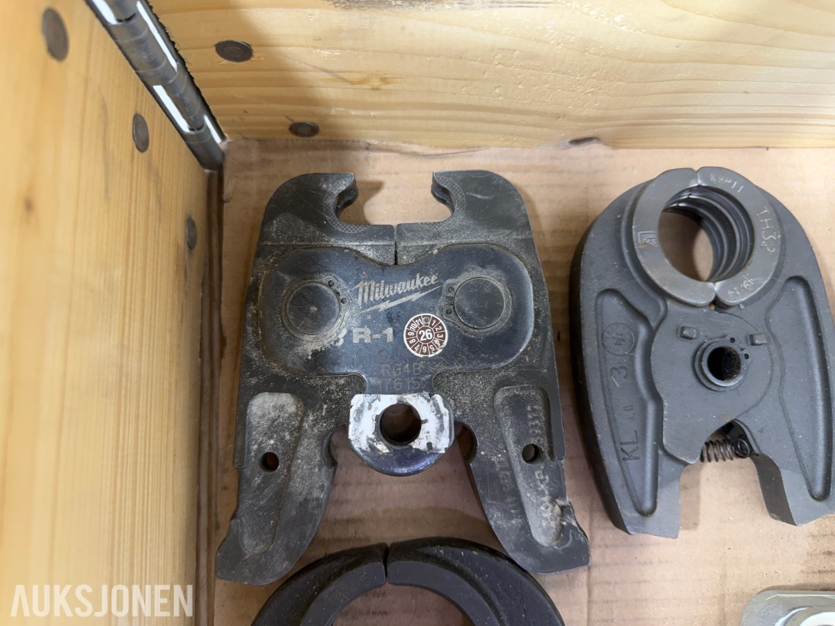 Milwaukee M12/M18 verktøy, batterier, ladere og pressbakker