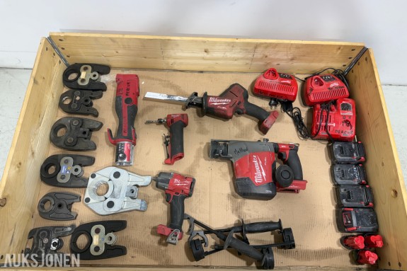 Milwaukee M12/M18 verktøy, batterier, ladere og pressbakker