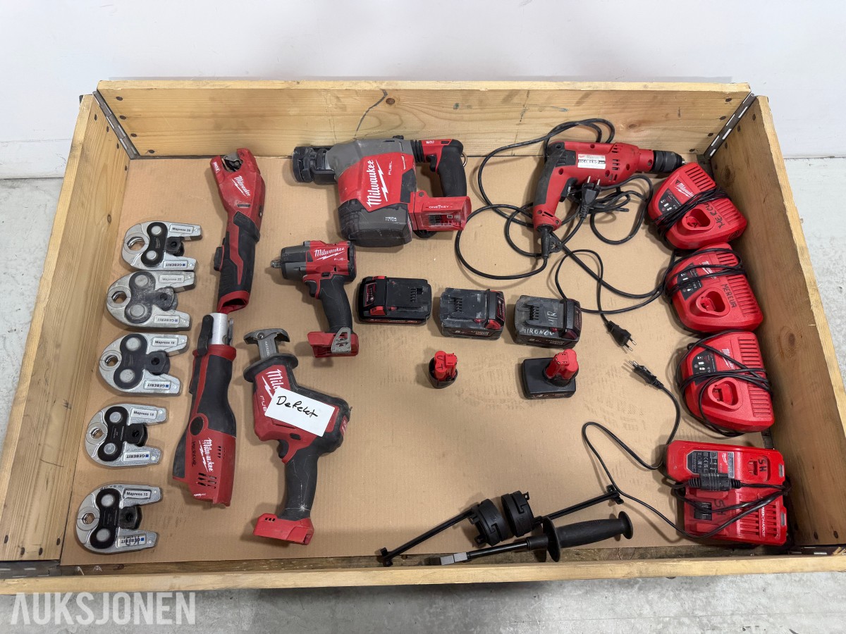 Milwaukee M12/M18 verktøy, batterier, ladere og Geberit Mapress pressbakker