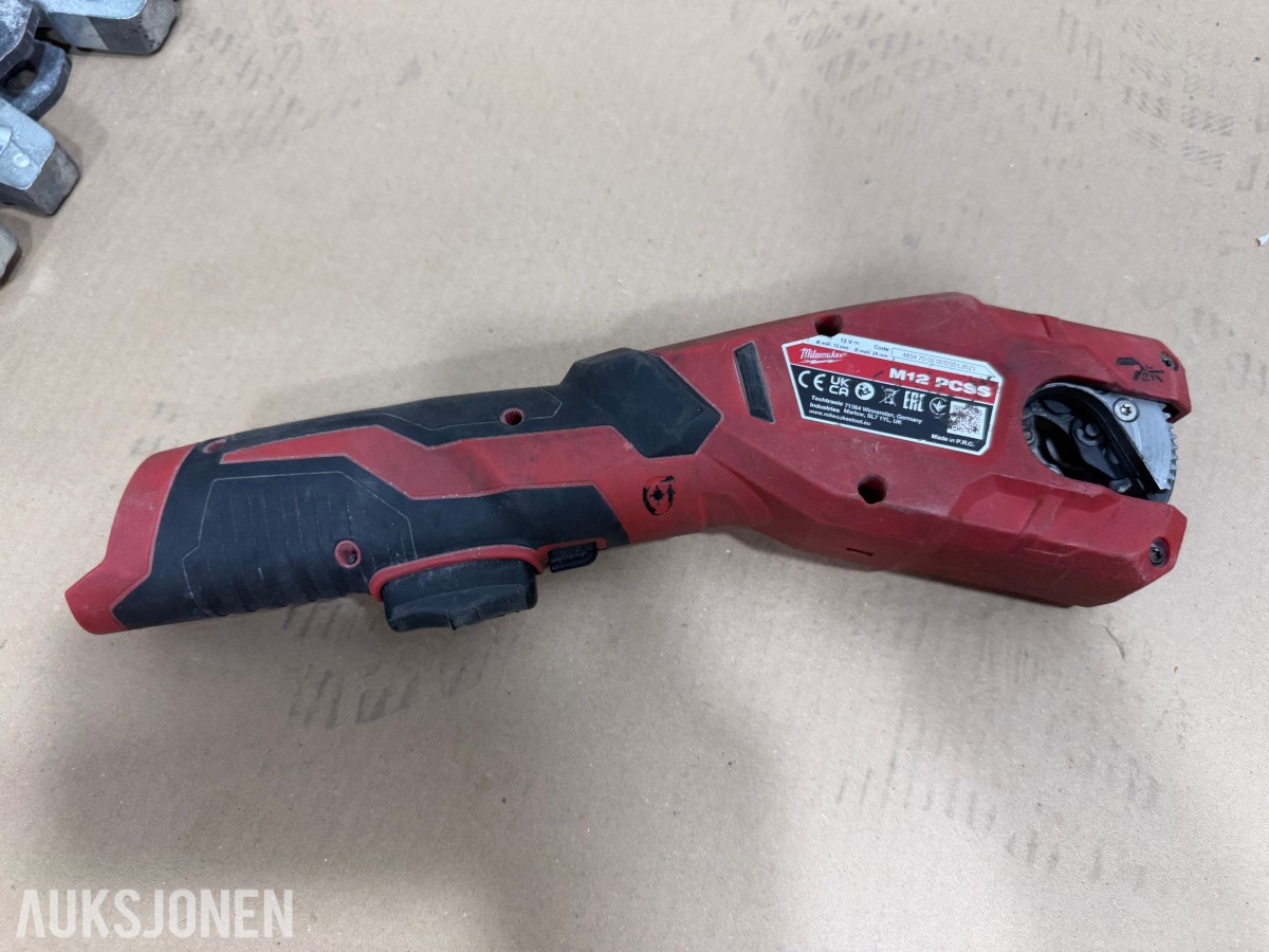 Milwaukee M12/M18 verktøy, batterier, ladere og Geberit Mapress pressbakker