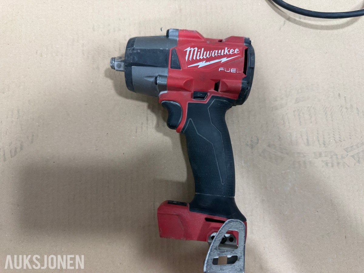 Milwaukee M12/M18 verktøy, batterier, ladere og Geberit Mapress pressbakker