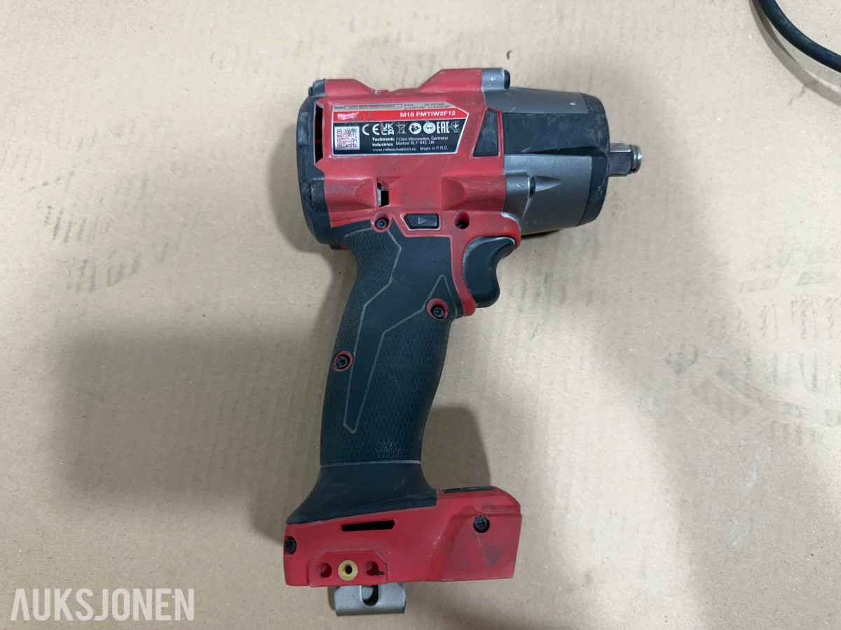 Milwaukee M12/M18 verktøy, batterier, ladere og Geberit Mapress pressbakker