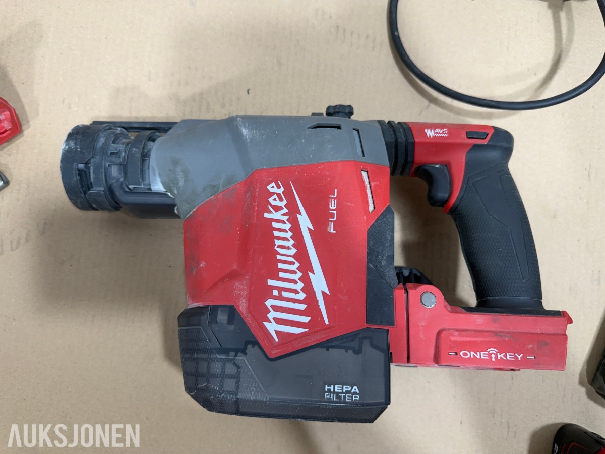 Milwaukee M12/M18 verktøy, batterier, ladere og Geberit Mapress pressbakker