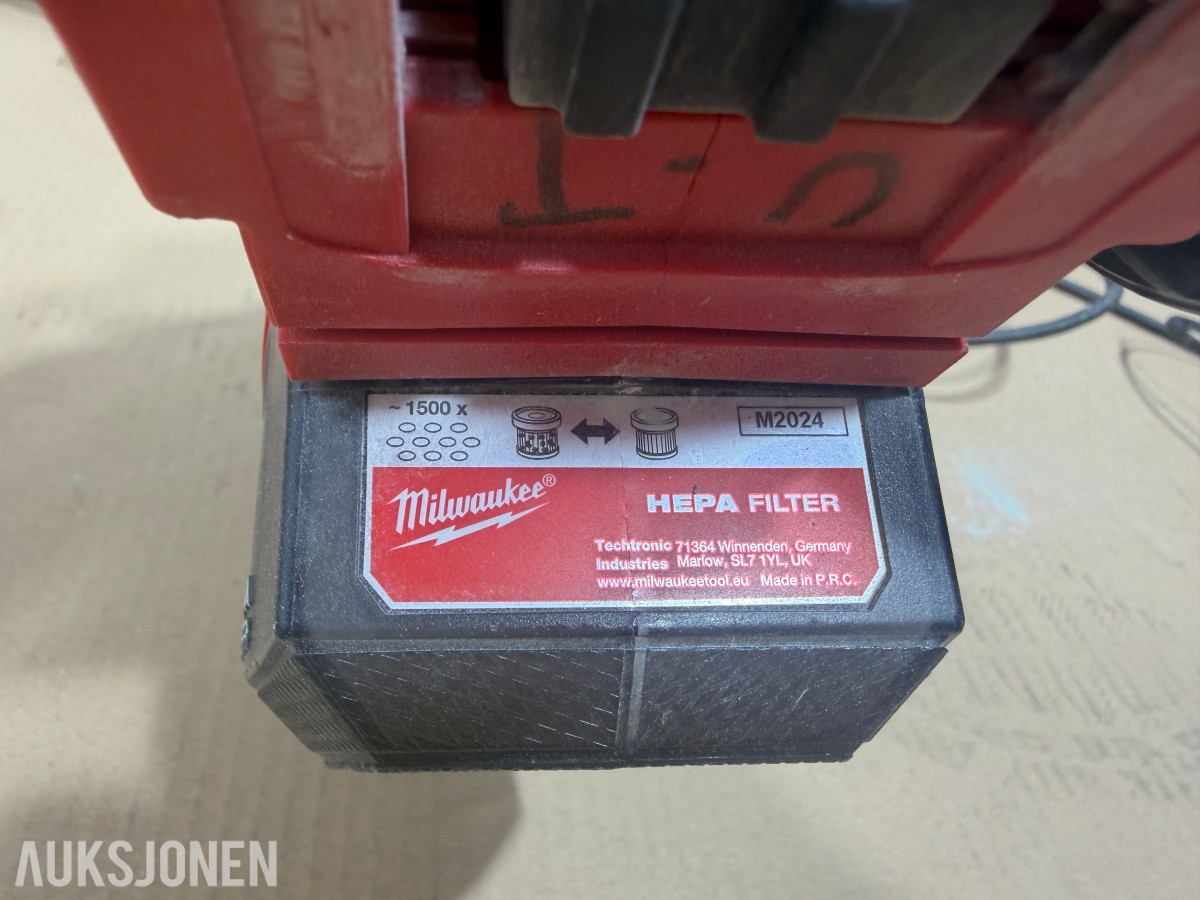 Milwaukee M12/M18 verktøy, batterier, ladere og Geberit Mapress pressbakker