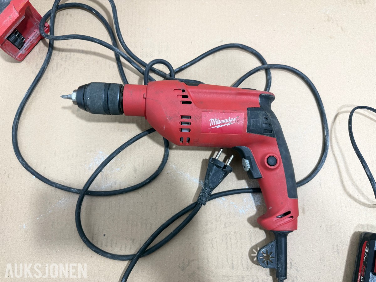 Milwaukee M12/M18 verktøy, batterier, ladere og Geberit Mapress pressbakker