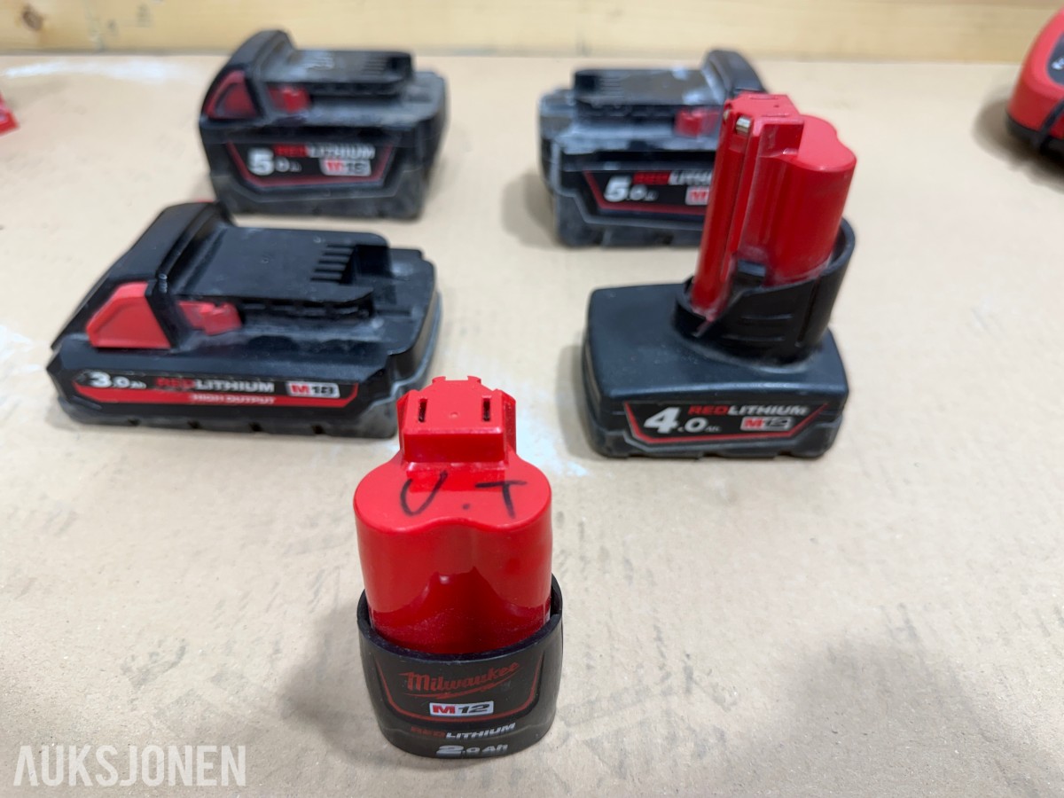 Milwaukee M12/M18 verktøy, batterier, ladere og Geberit Mapress pressbakker