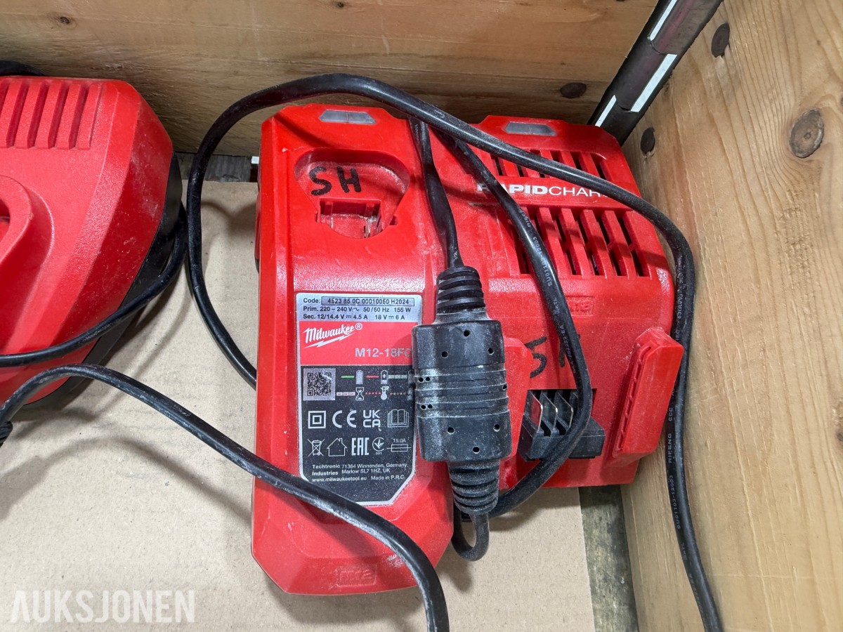 Milwaukee M12/M18 verktøy, batterier, ladere og Geberit Mapress pressbakker