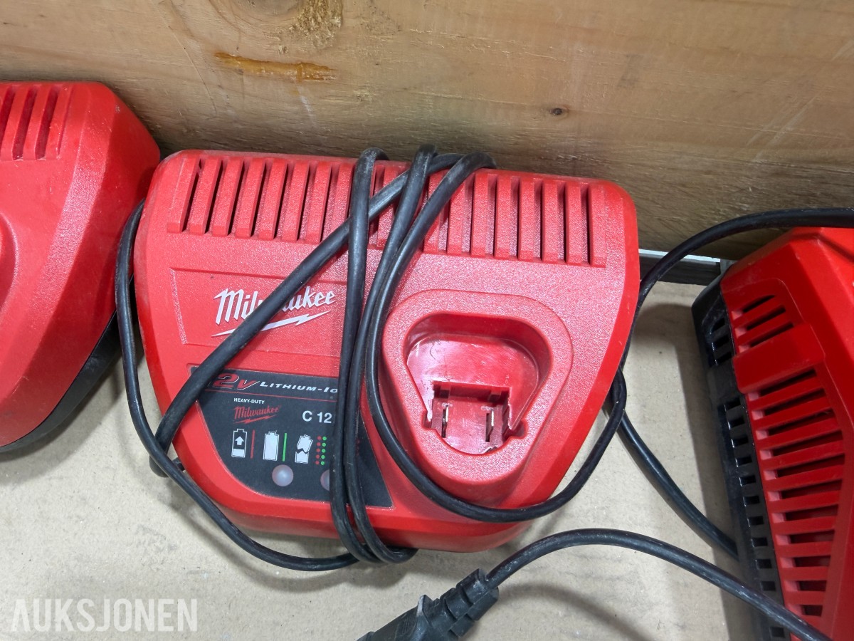 Milwaukee M12/M18 verktøy, batterier, ladere og Geberit Mapress pressbakker