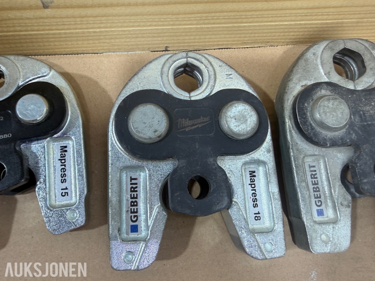 Milwaukee M12/M18 verktøy, batterier, ladere og Geberit Mapress pressbakker