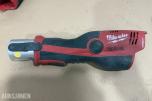 Milwaukee M12/M18 verktøy, batterier, ladere og Geberit Mapress pressbakker