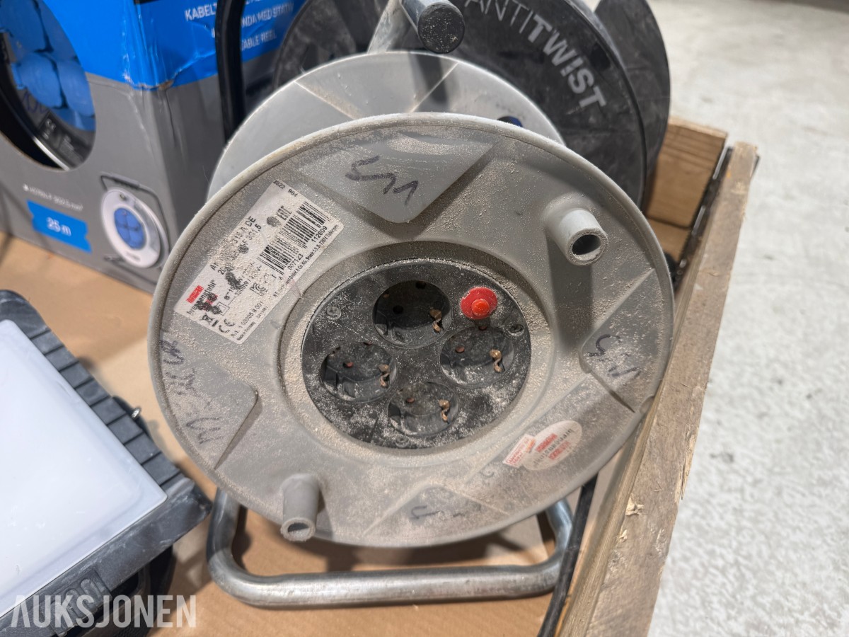 Arbeidslamper og kabeltromler – Novipro, A-Collection, Biltema m.fl.