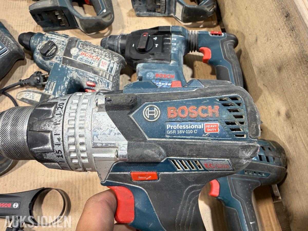 Større parti Bosch Professional 18V elektroverktøy, batterier og ladere