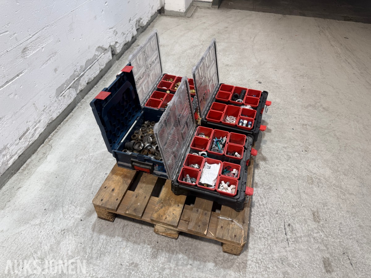 Milwaukee PACKOUT sortimentskasser med rørdeler og festemateriell