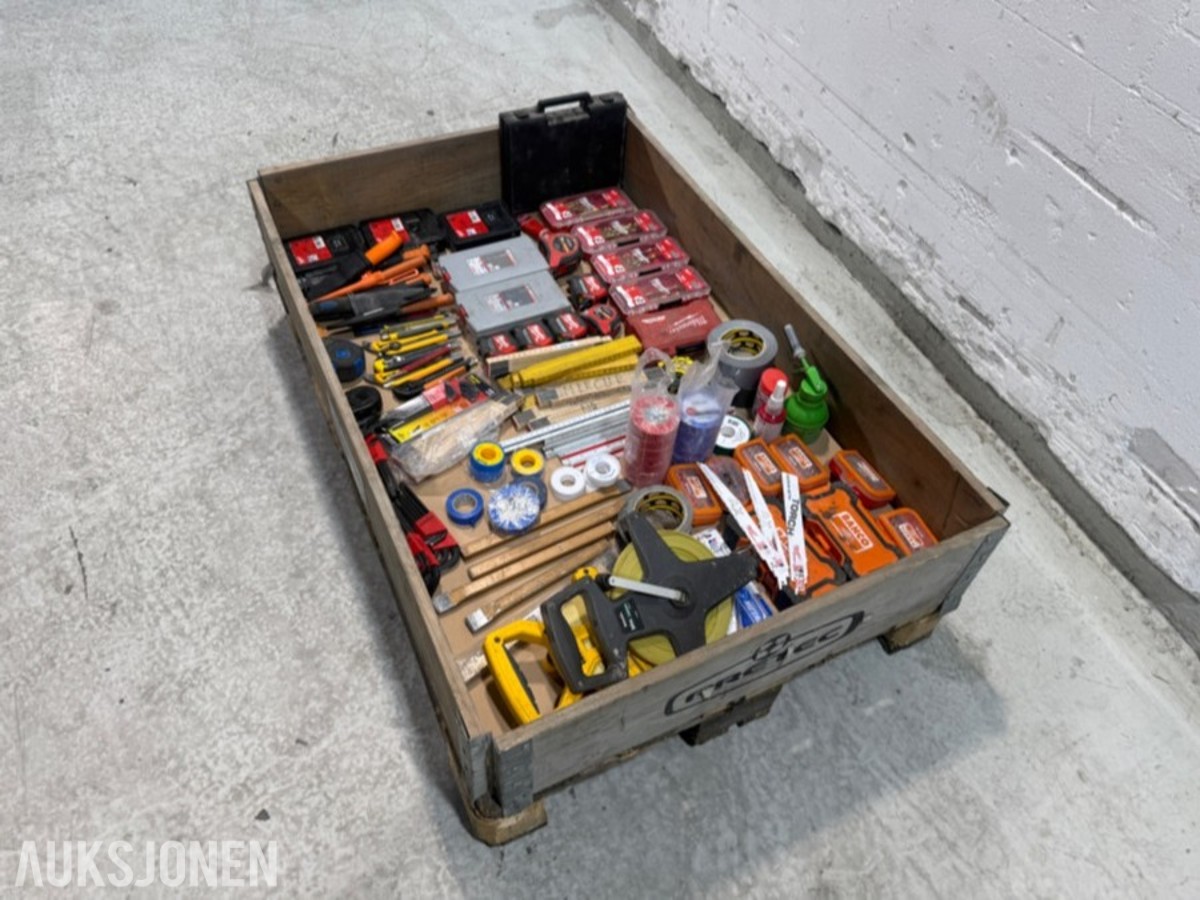 Parti håndverktøy og forbruksmateriell – Milwaukee, Bahco, Bosch m.fl.