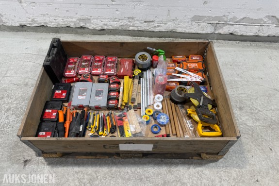 Parti håndverktøy og forbruksmateriell – Milwaukee, Bahco, Bosch m.fl.