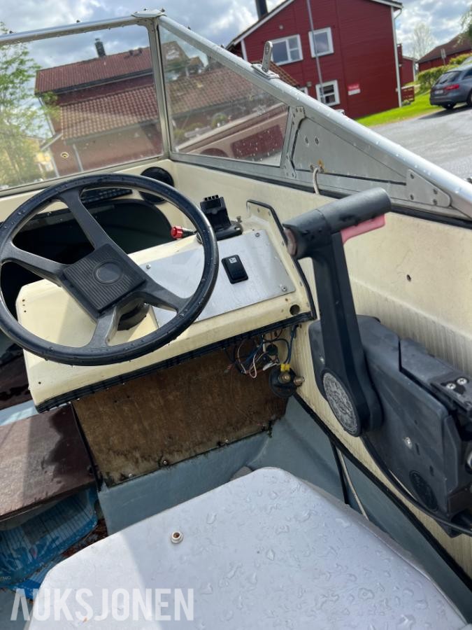 1990 SeaRay 160 båt med motor og henger