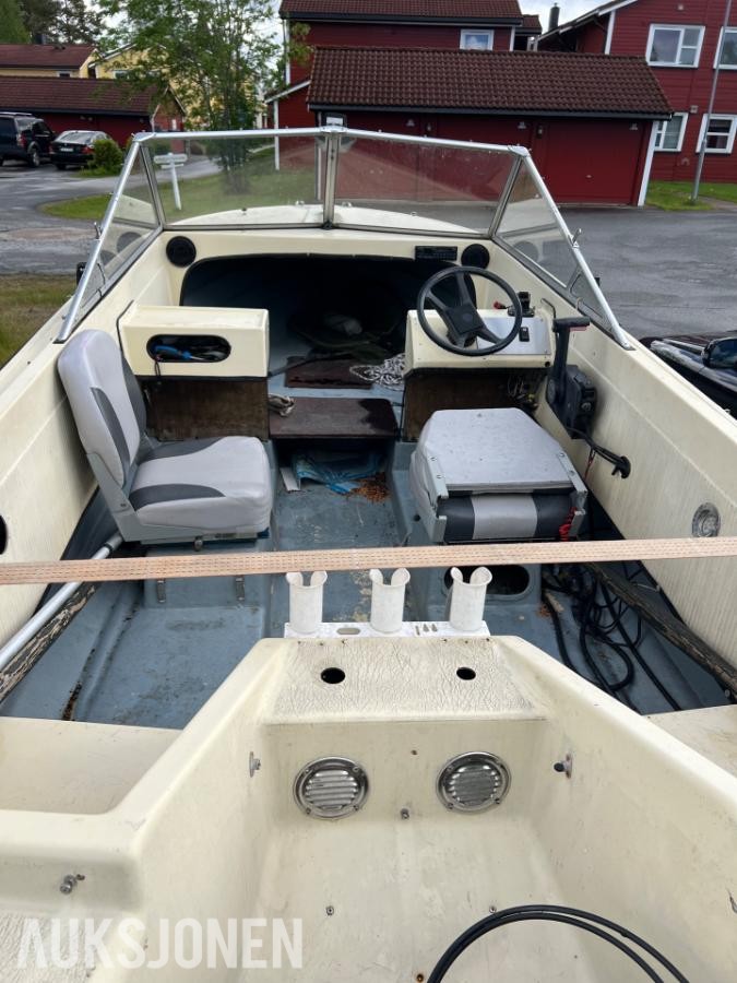 1990 SeaRay 160 båt med motor og henger