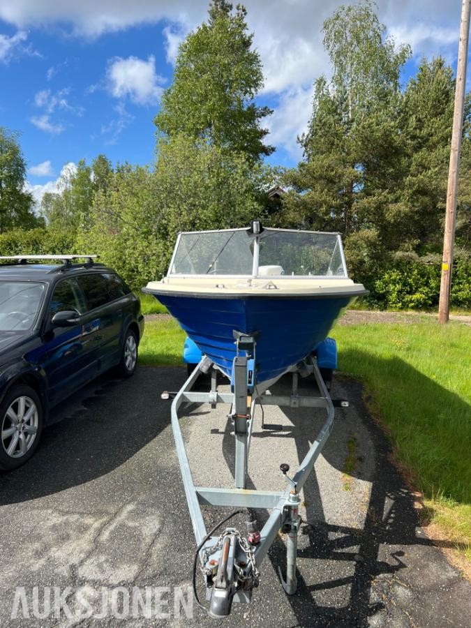 1990 SeaRay 160 båt med motor og henger