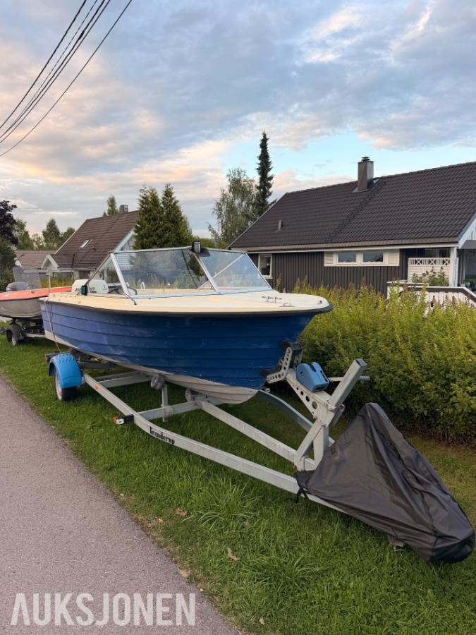 1990 SeaRay 160 båt med motor og henger
