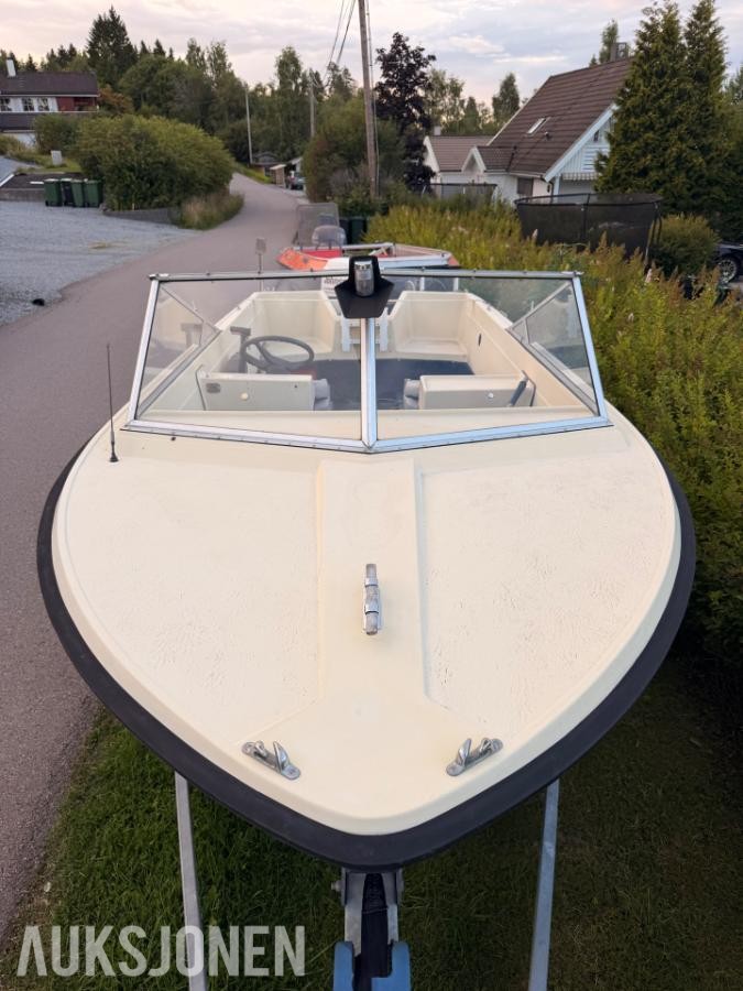 1990 SeaRay 160 båt med motor og henger